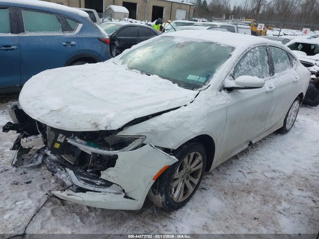 2015 Chrysler 200 Limited მანქანა იყიდება აუქციონზე, vin: 1C3CCCABXFN697229, აუქციონის ნომერი: 44372783