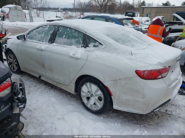 2015 Chrysler 200 Limited მანქანა იყიდება აუქციონზე, vin: 1C3CCCABXFN697229, აუქციონის ნომერი: 44372783