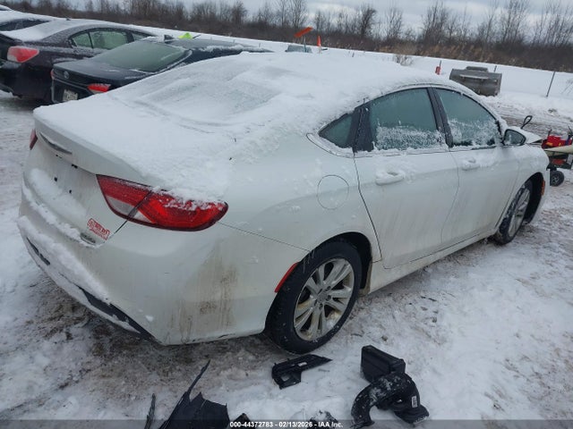 2015 Chrysler 200 Limited მანქანა იყიდება აუქციონზე, vin: 1C3CCCABXFN697229, აუქციონის ნომერი: 44372783