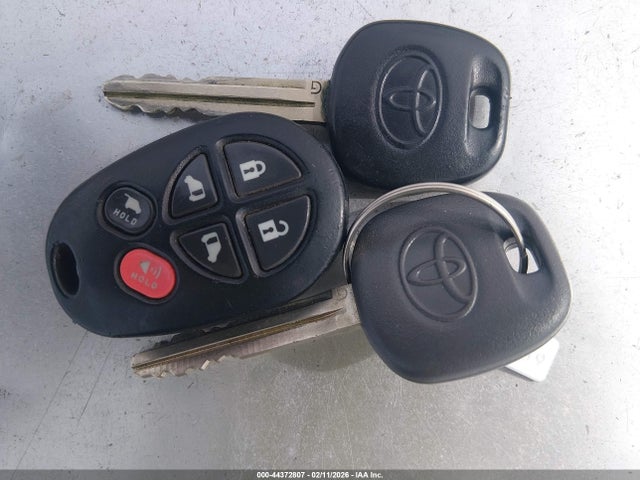 5TDYK3DC5ES445597 Toyota Sienna Xle V6 8 Passenger