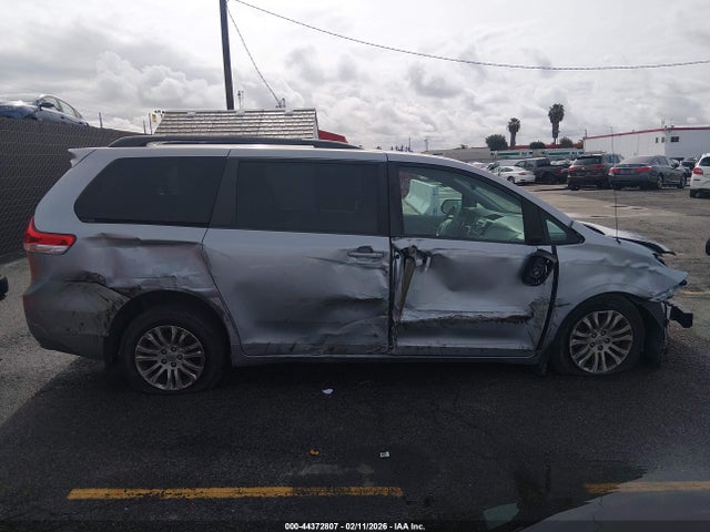 5TDYK3DC5ES445597 Toyota Sienna Xle V6 8 Passenger