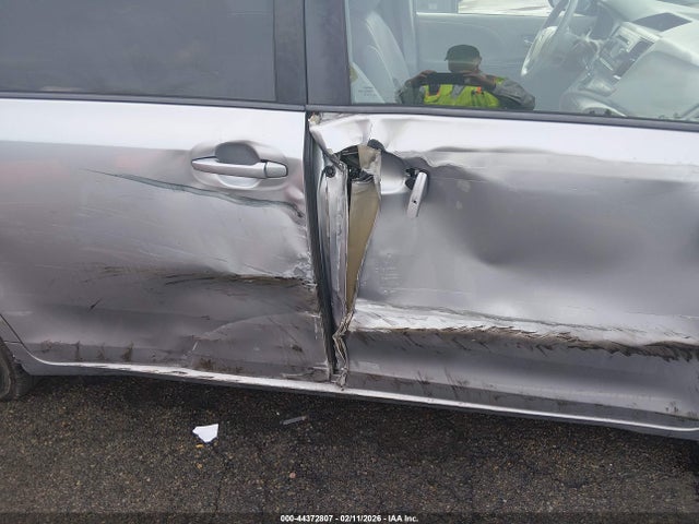 5TDYK3DC5ES445597 Toyota Sienna Xle V6 8 Passenger
