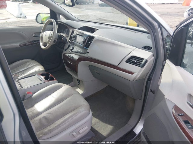 5TDYK3DC5ES445597 Toyota Sienna Xle V6 8 Passenger