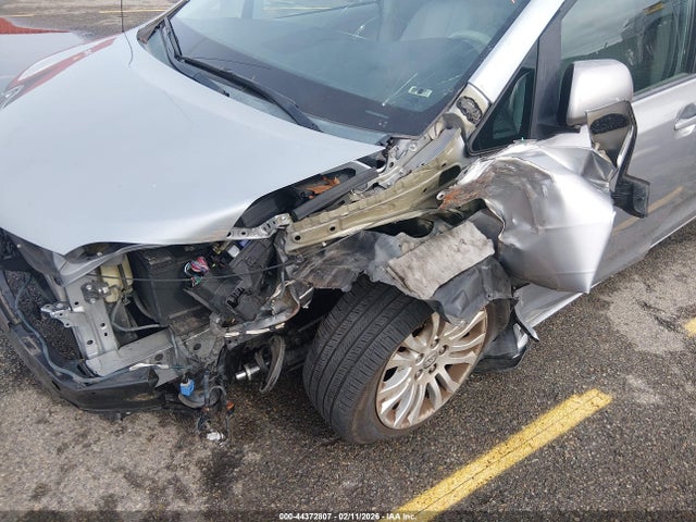 5TDYK3DC5ES445597 Toyota Sienna Xle V6 8 Passenger