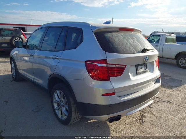 2011 BMW X3 5UXWX7C56BLT78989 Photo 2
