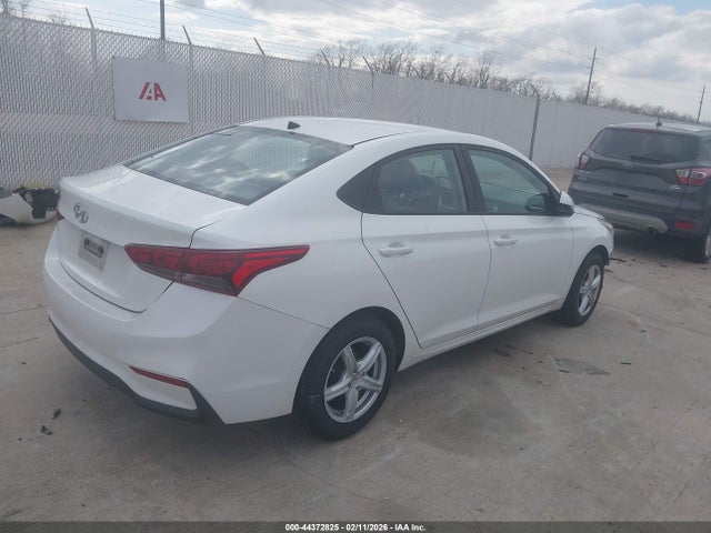 Hyundai ACCENT SE 2018 3KPC24A32JE012375 Image 4
