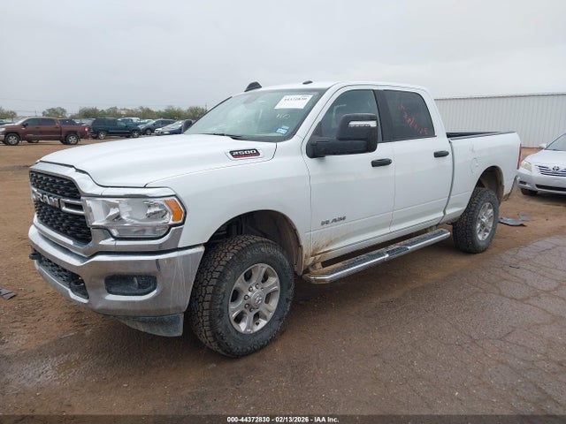 3C6UR5DJ1RG366525 RAM 2500 Big Horn 4x4 6&#039;4 Box