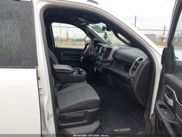 3C6UR5DJ1RG366525 RAM 2500 Big Horn 4x4 6&#039;4 Box
