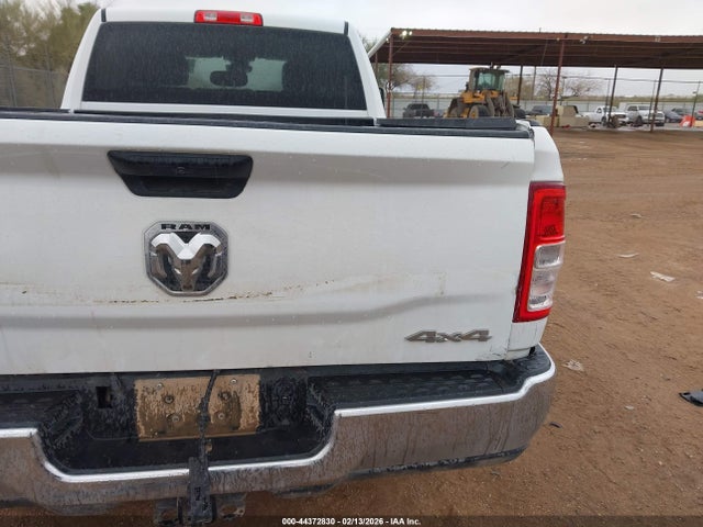 3C6UR5DJ1RG366525 RAM 2500 Big Horn 4x4 6&#039;4 Box