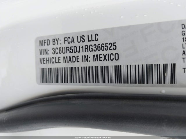 3C6UR5DJ1RG366525 RAM 2500 Big Horn 4x4 6&#039;4 Box