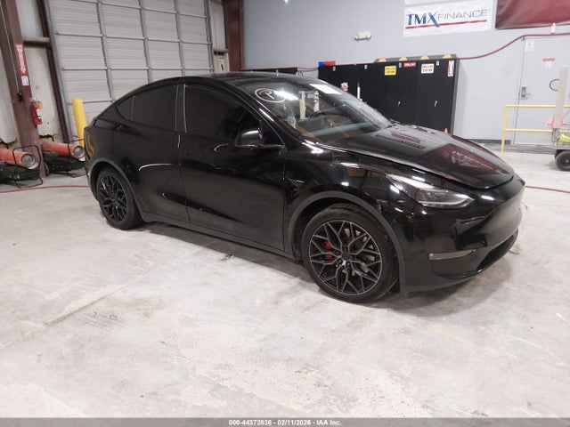 Продажа на аукционе авто 2022 Tesla Model Y Long Range Dual Motor All-wheel Drive, vin: 7SAYGAEE4NF515913, номер лота: 44372836