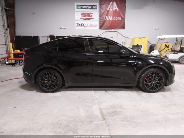 2022 Tesla Model Y Long Range Dual Motor All-wheel Drive მანქანა იყიდება აუქციონზე, vin: 7SAYGAEE4NF515913, აუქციონის ნომერი: 44372836