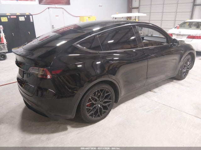 2022 Tesla Model Y Long Range Dual Motor All-wheel Drive მანქანა იყიდება აუქციონზე, vin: 7SAYGAEE4NF515913, აუქციონის ნომერი: 44372836