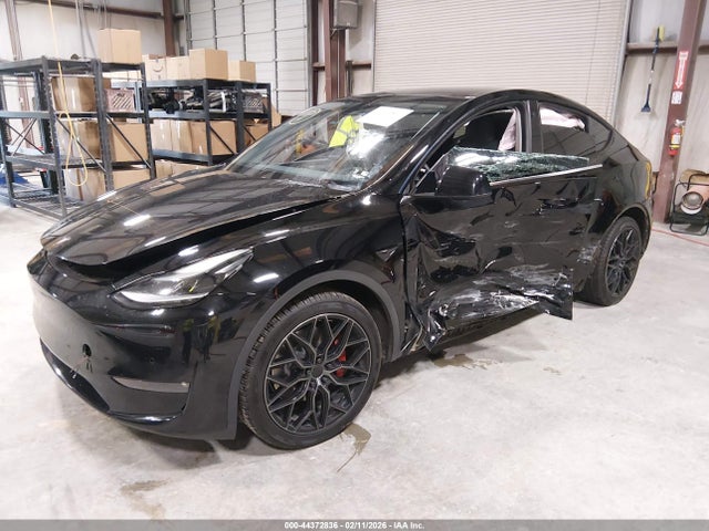2022 Tesla Model Y Long Range Dual Motor All-wheel Drive მანქანა იყიდება აუქციონზე, vin: 7SAYGAEE4NF515913, აუქციონის ნომერი: 44372836