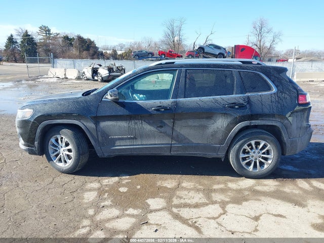 44372858 :رقم المزاد ، 1C4PJLCB4KD221512 vin ، 2019 Jeep Cherokee Latitude Fwd مزاد بيع