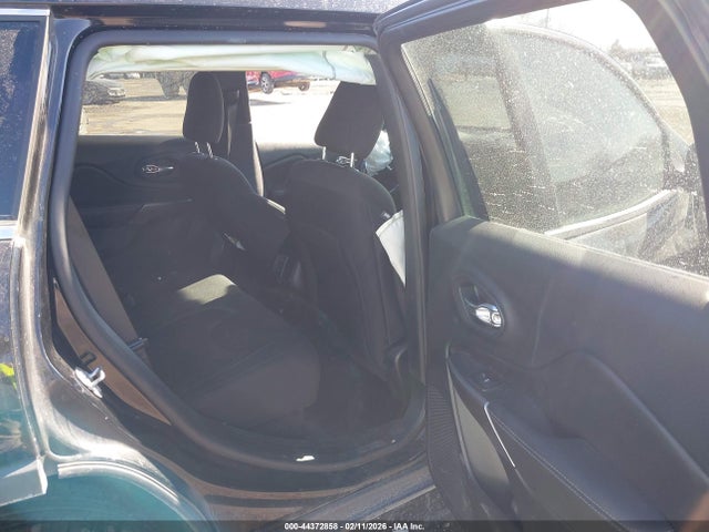 44372858 :رقم المزاد ، 1C4PJLCB4KD221512 vin ، 2019 Jeep Cherokee Latitude Fwd مزاد بيع