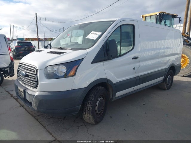 Ford Transit-150 2018 1FTYE1YM2JKA42385 Image 2