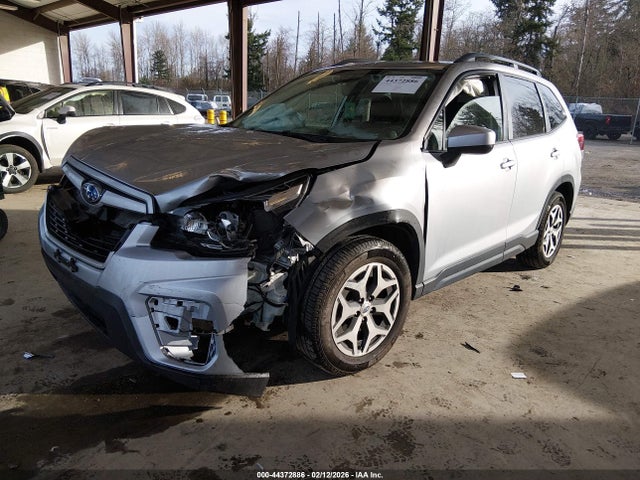 Subaru Forester Premium 2019 JF2SKAEC0KH442990 Image 2