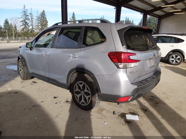 Subaru Forester Premium 2019 JF2SKAEC0KH442990 Image 3