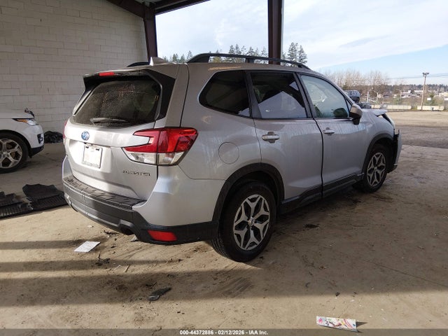 Subaru Forester Premium 2019 JF2SKAEC0KH442990 Image 4