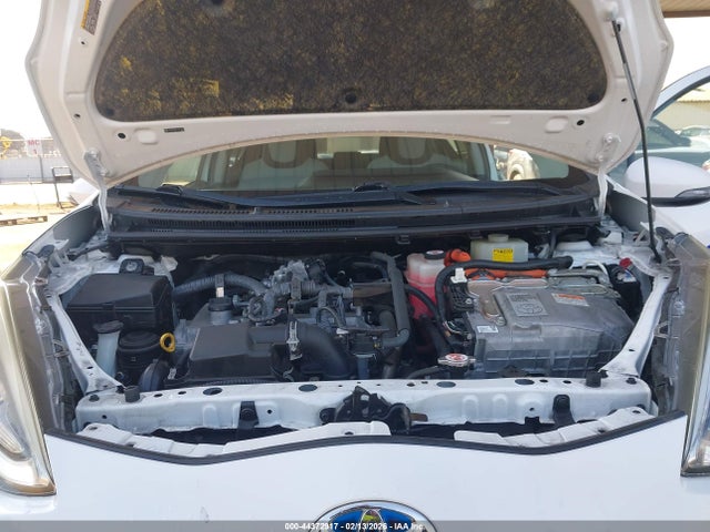 JTDKDTB38J1615686 Toyota Prius C Two