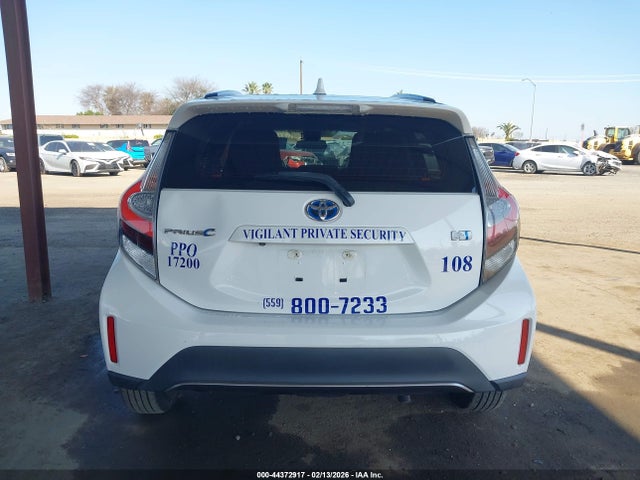 JTDKDTB38J1615686 Toyota Prius C Two