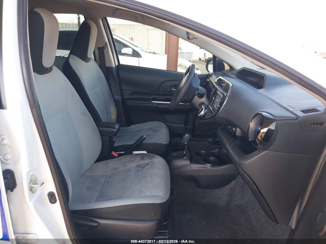 JTDKDTB38J1615686 Toyota Prius C Two