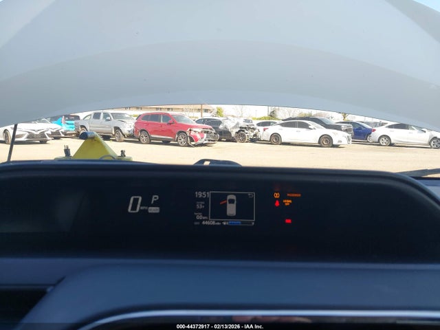 JTDKDTB38J1615686 Toyota Prius C Two