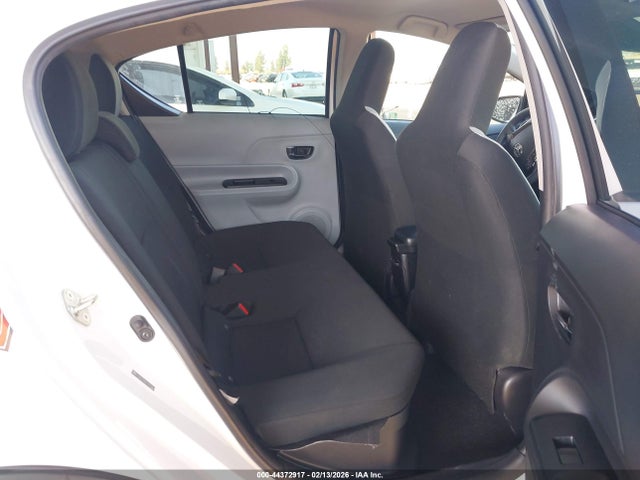 JTDKDTB38J1615686 Toyota Prius C Two