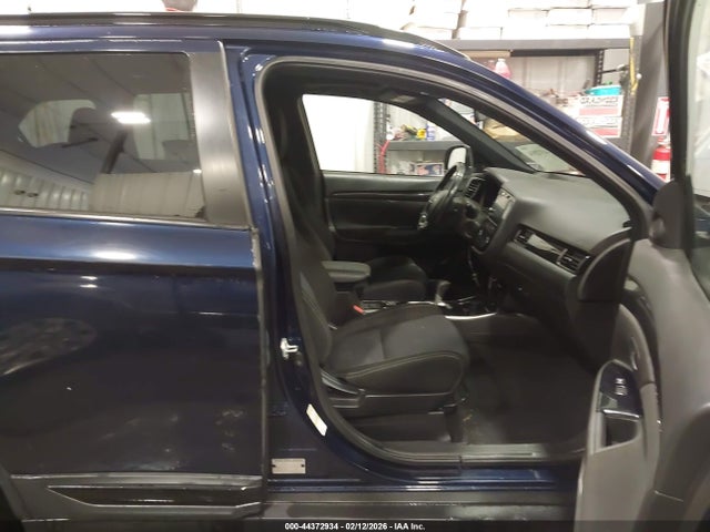 2018 MITSUBISHI OUTLANDER JA4AZ3A31JZ046478 Photo 4