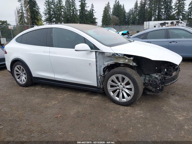 Tesla Model X 100d/75d/p100d 2018 5YJXCBE20JF100033 Image 14