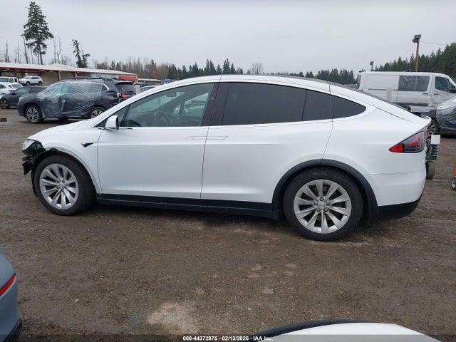 Tesla Model X 100d/75d/p100d 2018 5YJXCBE20JF100033 Image 15