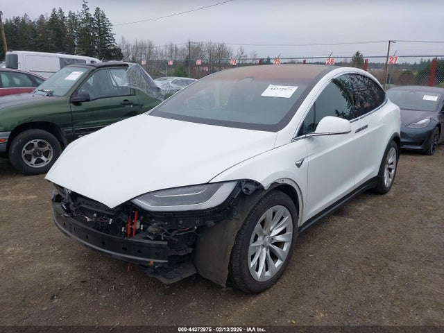 2018 TESLA MODEL X 5YJXCBE20JF100033 Photo 1