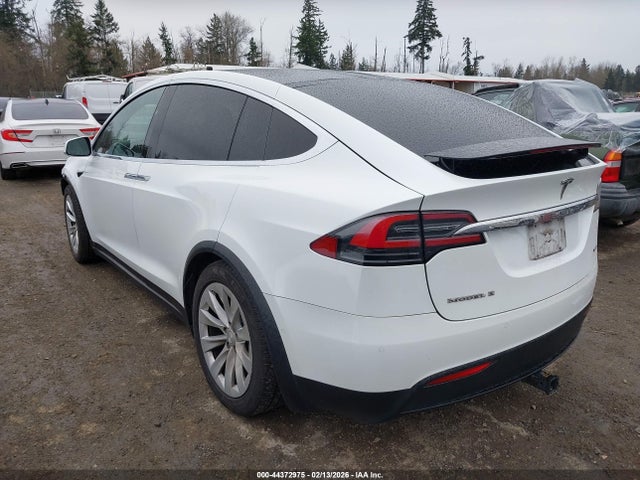 2018 TESLA MODEL X 5YJXCBE20JF100033 Photo 2