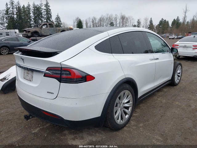 2018 TESLA MODEL X 5YJXCBE20JF100033 Photo 3