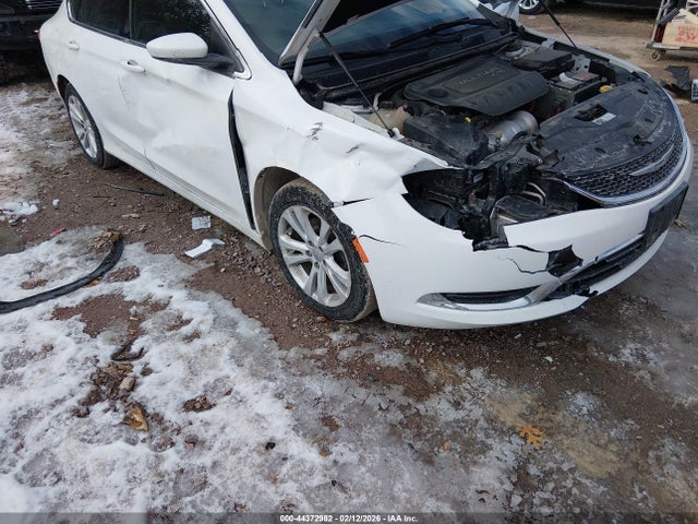 Aukcja sprzedaży 2015 Chrysler 200 Limited, vin: 1C3CCCAB0FN569985, numer aukcji: 44372982