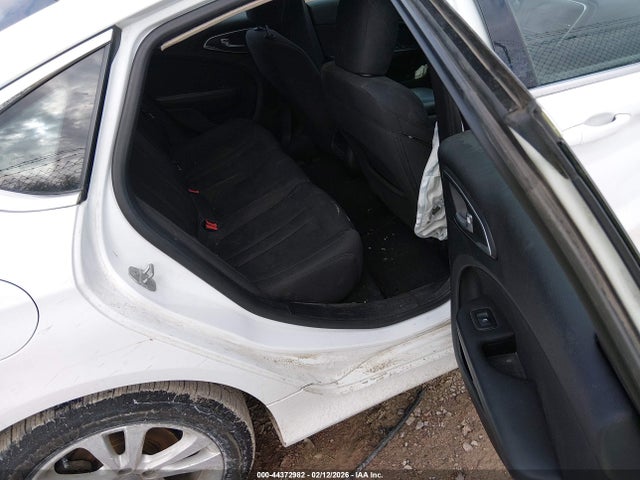 Aukcja sprzedaży 2015 Chrysler 200 Limited, vin: 1C3CCCAB0FN569985, numer aukcji: 44372982