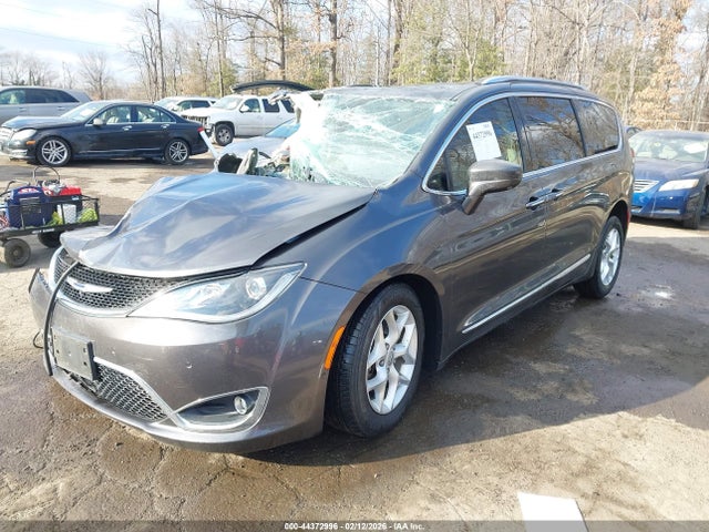 44372996 :رقم المزاد ، 2C4RC1BG9JR127268 vin ، 2018 Chrysler Pacifica Touring L مزاد بيع