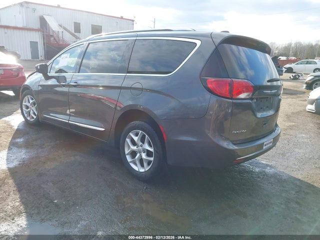 44372996 :رقم المزاد ، 2C4RC1BG9JR127268 vin ، 2018 Chrysler Pacifica Touring L مزاد بيع