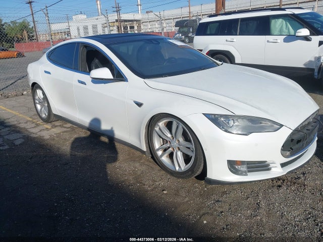 2015 TESLA MODEL S 5YJSA1H22FF097598 Photo 0