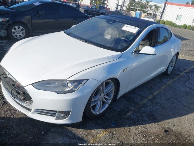 2015 TESLA MODEL S 5YJSA1H22FF097598 Photo 1
