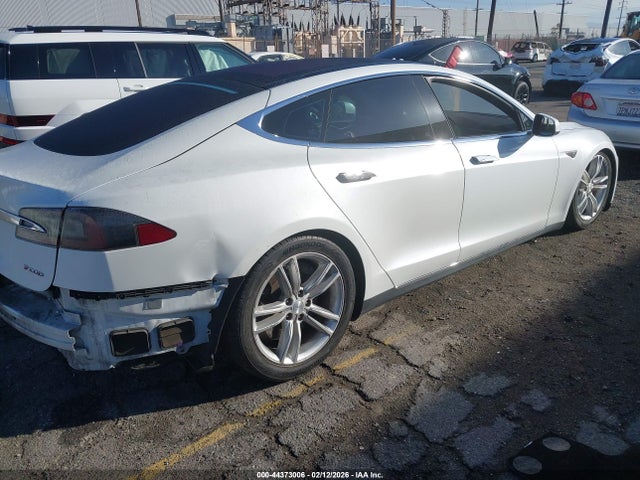 2015 TESLA MODEL S 5YJSA1H22FF097598 Photo 3