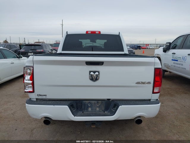 Aukcja sprzedaży 2017 Ram 1500 Express  4x4 5'7 Box, vin: 3C6RR7KT0HG641015, numer aukcji: 44373011