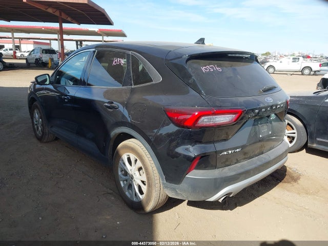 1FMCU0GN3RUA64375 Ford Escape Active