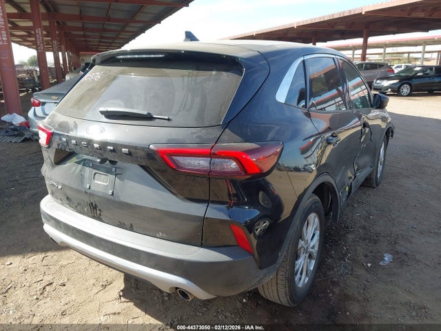 1FMCU0GN3RUA64375 Ford Escape Active