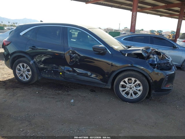 1FMCU0GN3RUA64375 Ford Escape Active