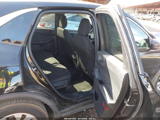 1FMCU0GN3RUA64375 Ford Escape Active