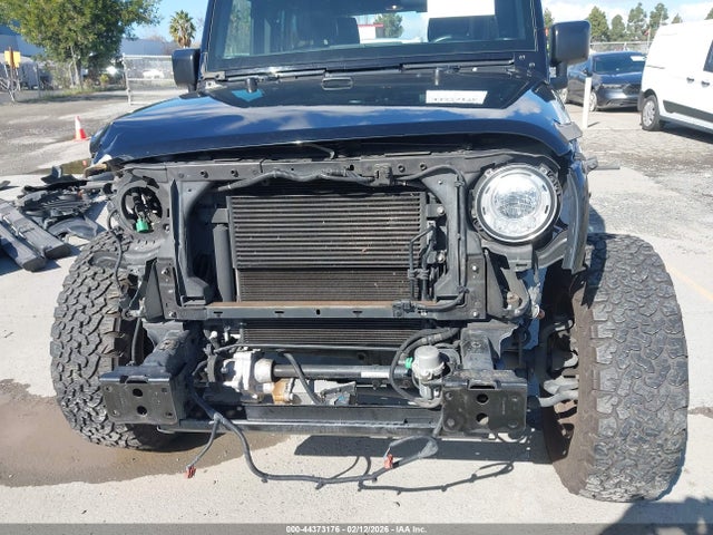 1C4BJWFG7HL587420 Jeep Wrangler Unlimited Rubicon 4x4