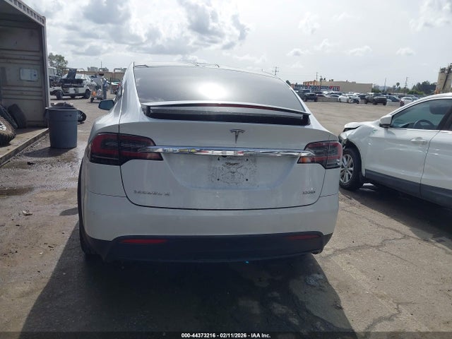 Продажа на аукционе авто 2018 Tesla Model X 100d/75d/p100d, vin: 5YJXCBE22JF142767, номер лота: 44373216