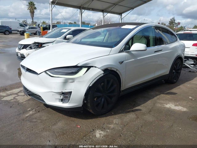 Продажа на аукционе авто 2018 Tesla Model X 100d/75d/p100d, vin: 5YJXCBE22JF142767, номер лота: 44373216